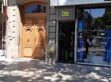 Oficina comercial · 63m² · 2 Ambientes · Edificio Frances Living Comedor, 1 Dormitorio y Escritorio o Comedor de Diario, Vista Abierta!