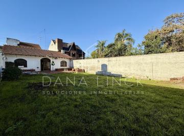 Casa · 260m² · 7 Ambientes · 2 Cocheras · Venta Casa 7 Ambientes con Cochera y Jarin a Refaccionar Moron