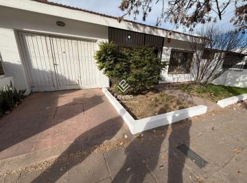 Casa · 162m² · 5 Ambientes · 2 Cocheras · Casa 3 Dorm. Apto Crédito Residencial Velez Sarsfield