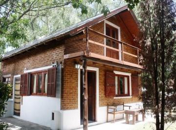 Edificio · 350m² · 18 Ambientes · Edificio Comercial - 12 Dorm. 7 Baños - 900 m² - Reta