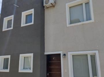Departamento de 3 ambientes, Puerto Madryn · Venta Dúplex Puerto Madryn. 2 Dorm.. Cochera. Equipado.