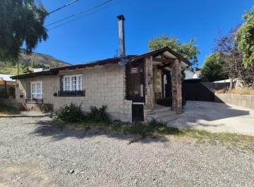 Casa de 6 ambientes, Esquel · Venta de Casa 6 Ambientes, Quincho, Patio. Esquel