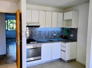 Departamento · 50m² · 2 Ambientes · 1 Cochera · Encantador 2 Ambientes con Vista Al Lago, Jardín de Ensueño y Parilla, Listo Para Disfrutar!