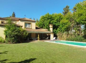 Casa · 214m² · 7 Ambientes · 4 Cocheras · Casa en Venta en Solares de Talar - Don Torcuato