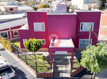 Casa · 241m² · 6 Ambientes · 2 Cocheras · Casa 3 Dorm. Catriel Rn