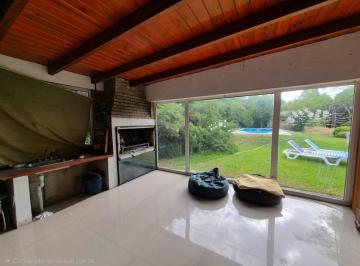Casa · 189m² · 5 Ambientes · 1 Cochera · Casa Venta Funes 3 Dorm Pileta 1500 m de Parque