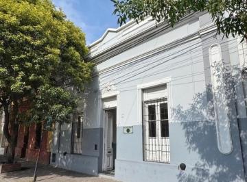 Oficina comercial · 92m² · 4 Ambientes · Propiedad en Venta en Catamarca Al 200