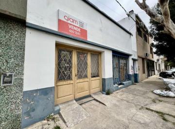 Casa de 6 ambientes, Ensenada · Casa a Reciclar con Fondo