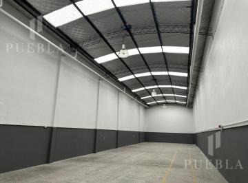 Bodega-Galpón · 398m² · 1 Cochera · Galpón en Alquiler en Pompeya