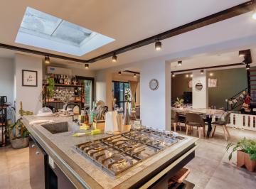 Casa · 150m² · 4 Ambientes · Casa en Venta Lbarrio Privado Duendes 2 Dorm. Pileta Parrilla Luminoso
