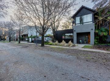 Casa · 150m² · 4 Ambientes · Casa en Venta Lbarrio Privado Duendes 2 Dorm. Pileta Parrilla Luminoso