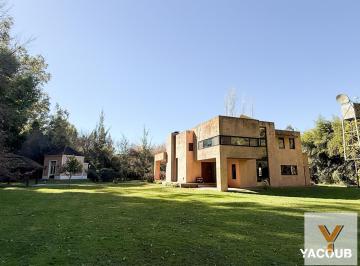 Casa · 200m² · 4 Ambientes · Casa en Venta - 1 Dormitorio 2 Baños - Coronel Brandsen