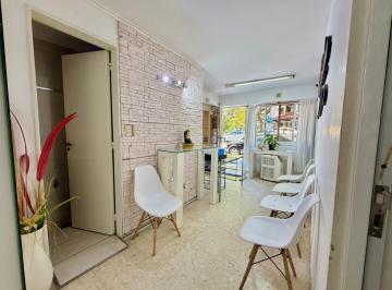 Local comercial · 32m² · 3 Ambientes · Local Comercial a La Calle en Zona Centro