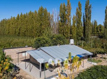 Campo · 148m² · 4 Ambientes · 1 Cochera · Chacra en Barda del Medio
