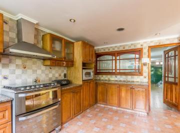 Casa · 219m² · 5 Ambientes · 2 Cocheras · Alquiler Casa 5 Ambientes en Castelar