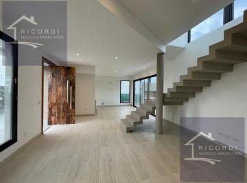 Casa · 840m² · 5 Ambientes · 4 Cocheras · Casa - San Sebastian