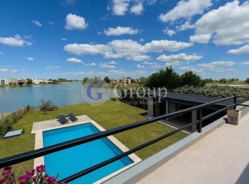 Casa · 340m² · 5 Ambientes · 1 Cochera · Casa Chalet en Venta en San Sebastian, Escobar, G. B. a. Zona Norte
