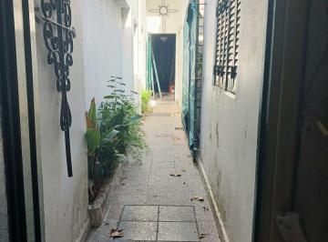Casa de 4 ambientes, Lanús · Antigua Casa en Venta, Ideal 2 Familias