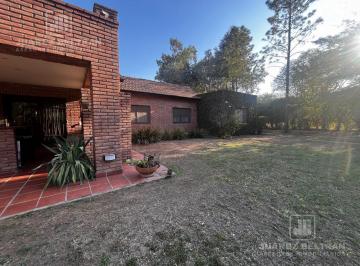 Casa · 380m² · 7 Ambientes · 3 Cocheras · Venta - Casa de 3 Dorm. con Cochera y Pileta - Guayaquil 1010 - Villa Allende