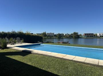 Casa · 200m² · 6 Ambientes · 1 Cochera · Casa Venta El Canton Islas