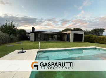 Casa · 165m² · 4 Ambientes · 4 Cocheras · Casa en Venta en San Matías