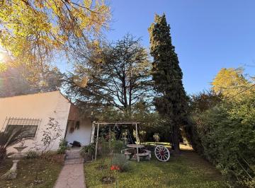 Casa · 100m² · 4 Ambientes · 3 Cocheras · Hermosa Quinta de 4 Ambientes Sobre Lote Parquizado de 1200 m²