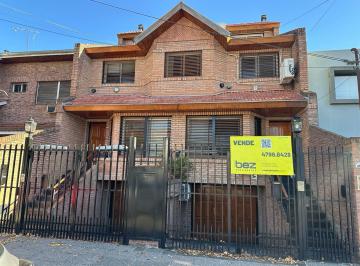 Casa · 205m² · 5 Ambientes · 2 Cocheras · Casa en Olivos