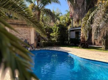 Quinta vacacional · 128m² · 5 Ambientes · 2 Cocheras · Venta Casa Quinta 6 Ambientes con Pileta en del Viso, Pilar