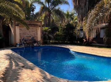 Quinta vacacional · 128m² · 5 Ambientes · 2 Cocheras · Venta Casa Quinta 6 Ambientes con Pileta en del Viso, Pilar