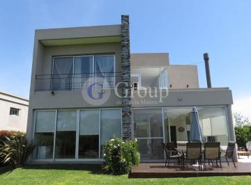 Casa · 207m² · 4 Ambientes · 2 Cocheras · Casa en Venta en Ayres Plaza, Pilar