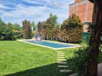 Casa · 260m² · 6 Ambientes · 2 Cocheras · Casa en Alquiler en Ayres Plaza, Pilar