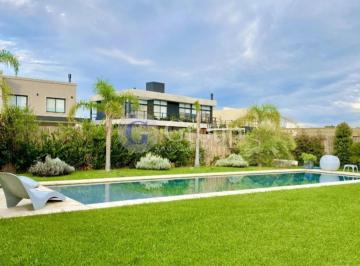 Casa · 265m² · 6 Ambientes · 3 Cocheras · Casa en Venta en Haras Santa María, Escobar