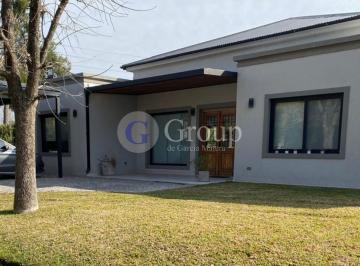 Casa · 209m² · 6 Ambientes · 2 Cocheras · Casa en Venta en La Campiña, Pilar con Pileta