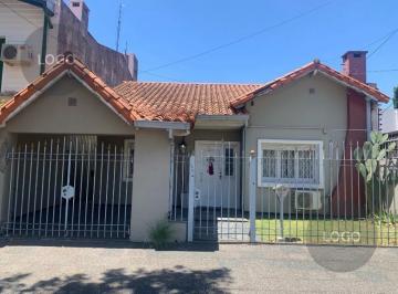 Casa · 190m² · 4 Ambientes · 1 Cochera · Casa en Castelar