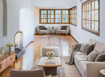 Departamento de 5 ambientes, Ciudad de Mendoza · Exclusivo Piso Completo Frente a Plaza Italia en Venta