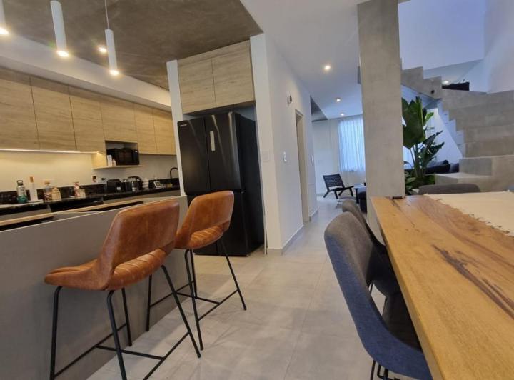 PH · 140m² · 4 Ambientes · 2 Cocheras