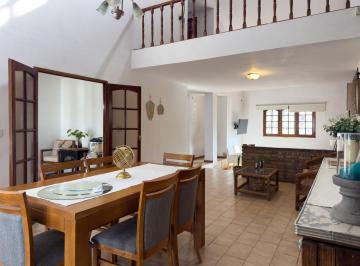 Casa · 390m² · 12 Ambientes · 4 Cocheras · Casa en Venta Sobre Av Recta Martinolli Apto Desarrollo