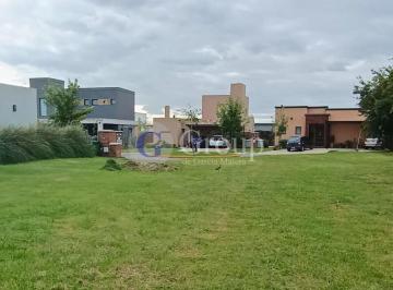 Terreno · 510m² · Lote Perimetral en Venta en Santa Lucia, Pilar del Este