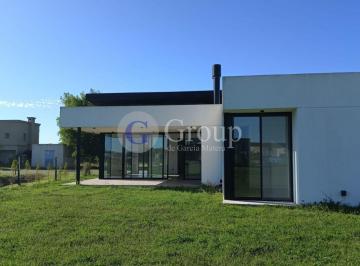 Casa · 136m² · 4 Ambientes · 1 Cochera · Casa en Venta en Santa Lucia, Pilar del Este, Pilar