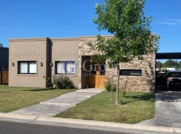 Casa · 110m² · 4 Ambientes · 1 Cochera · Casa en Venta en Santa Lucia, Pilar del Este, Pilar con Pileta