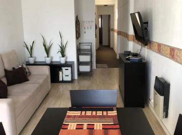 Departamento · 55m² · 2 Ambientes · Aqluiler Departamento 1 Dormitorio con Balcón Al Frente - Centro, Rosario