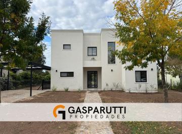 Casa · 180m² · 5 Ambientes · 4 Cocheras · Casa en Venta en San Matías a Estrenar