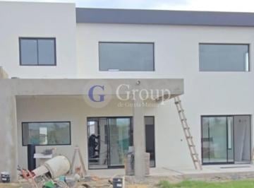 Casa · 186m² · 5 Ambientes · Casa en Venta en Santa Elisa, Pilar del Este