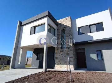 Casa · 186m² · 5 Ambientes · Casa en Venta en Santa Elisa, Pilar del Este