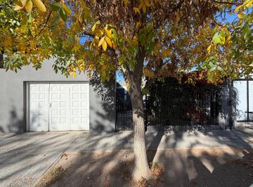 Casa de 3 ambientes, General Roca · Casa Céntrica en Venta – General Roca