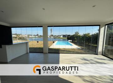 Casa · 180m² · 4 Ambientes · 4 Cocheras · Casa en Venta en San Matías a La Laguna
