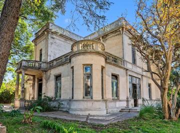Casa · 3560m² · 12 Ambientes · Casacasa Residencial Histórica, Villa Rosa de Valor Patrimonial en Vicente López Florida