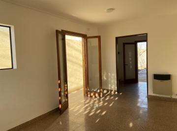 Casa · 60m² · 3 Ambientes · Casa de Dos Dorm. con Cochera y Parque en Venta en La Plata