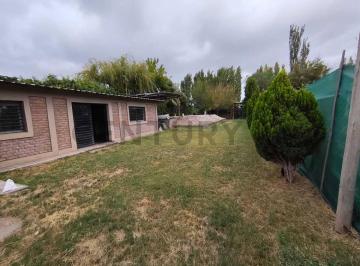 Casa · 63m² · 1 Dormitorio · 2 Cocheras · Casa con Quincho en Fray Luis Beltran