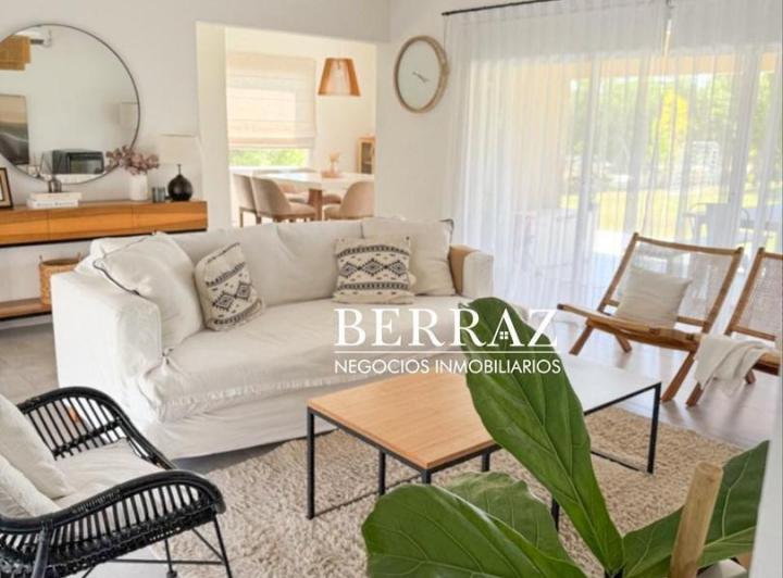 Casa · 126m² · 5 Ambientes · 2 Cocheras